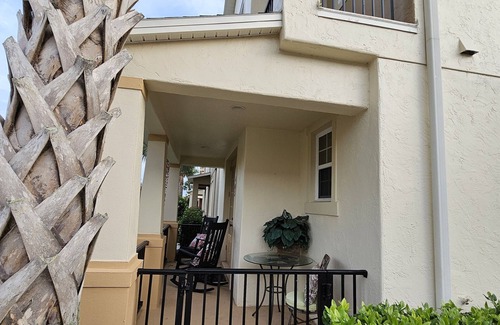 Sanford House | Gated, quiet 3 bdrm 3 bath townhome at Sanford, Heathrow & Lake Mary junction.