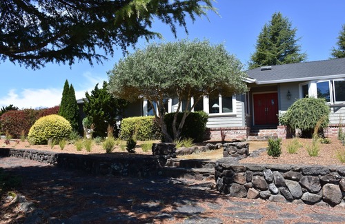 Sebastopol House | Gated Wine Country Estate Amid Hundreds of Acres of Vineyards