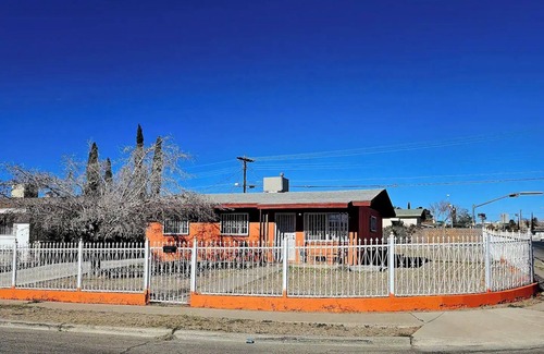 Biggs Field House | GatedHome/2Brm/1bth/CieloVista/Epcc/DelSolHospi/i10/AffordableStays