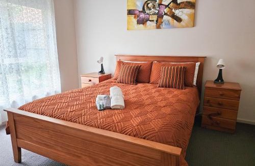 Chadstone Apartment | Gateway to Chadstone - 3BR Townhouse