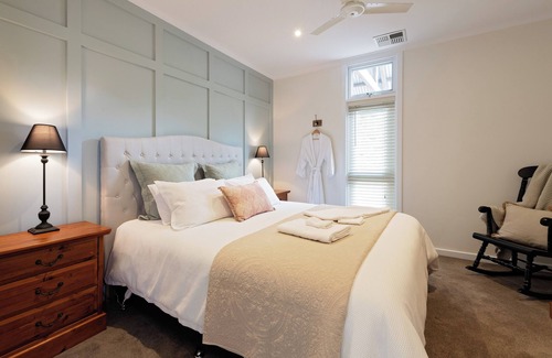 Crafers West Bed & Breakfast | Gateway to the Adelaide Hills. Modern apartment located in Crafers.
