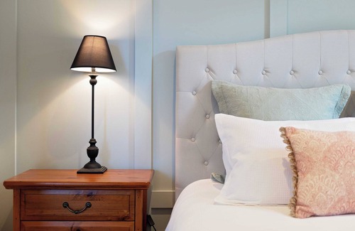 Crafers West Bed & Breakfast | Gateway to the Adelaide Hills. Modern apartment located in Crafers.