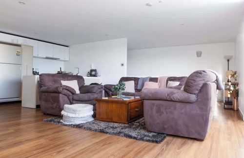 West Launceston Apartment | Gateway to The Gorge 3Br, 2Bath, CBD Apartment