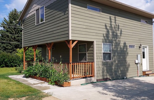 Helena House | Gateway to the valley, the ideal place to call home in Helena book year round!