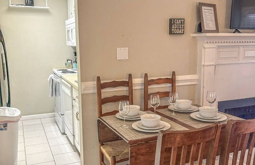 Gatlinburg Apartment | Gatlinburg Chateau105 - Walk to Ole Red Restaurant!