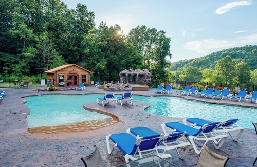 White Oak Lodge Cabin | Gatlinburg Mountain Cabin: 4 Mi to National Park!