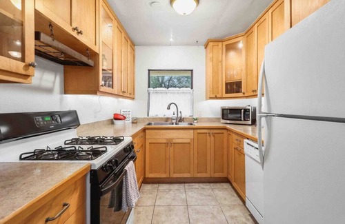 Gainesville House | Gator Getaway ~ quiet & pet friendly