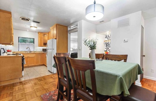 Gainesville House | Gator Getaway ~ quiet & pet friendly