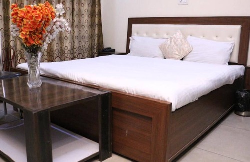 Zirakpur Hotel | GAURAV RESORTS AND APARTMENT