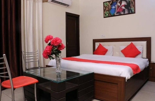 Zirakpur Hotel | GAURAV RESORTS AND APARTMENT
