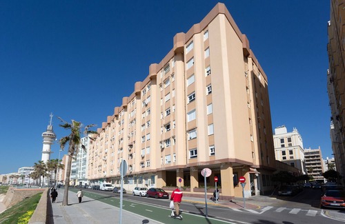 Cadiz Apartment | GAVIOTA Family Home free parking by Cadiz4Rentals