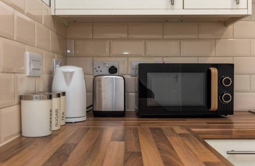 Neath Apartment | Fully Equipped Kitchen, Double room