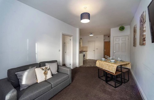 Neath Apartment | Fully Equipped Kitchen, Double room