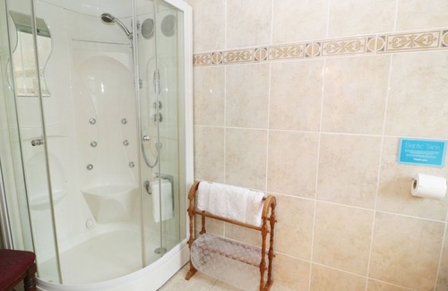 Eglwysbach Cottage | GELLI GLUD, pet friendly, character holiday cottage in Eglwysbach