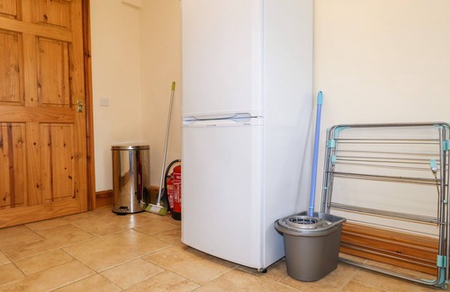 Rhyd-y-clafdy House | GELLI GRON, character holiday cottage, with a garden in Y Ffor