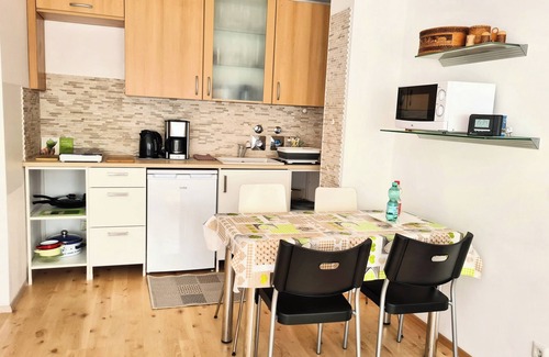 Fuerth Apartment | Gemütliche Ferienwohnung in Grünen Parkwohnanlage mit Balkon