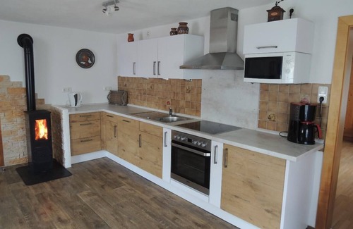 Zwolfhauser Apartment | Gemütliche Ferienwohnung im EG mit Garten