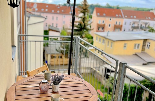 Meissen Apartment | Gemütliche Fewo mit Terrasse Netflix Parkplatz Weinbergeblick