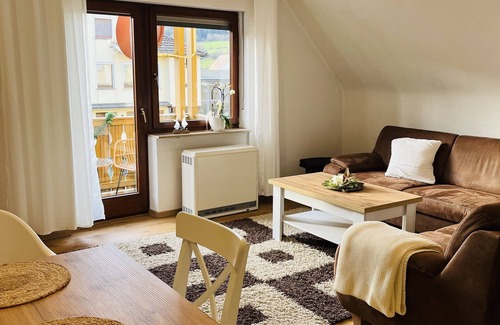 Weikersheim Apartment | Gemütliche Maisonette Wohnung mit Terrasse und Balkon an der Romantischen Straße