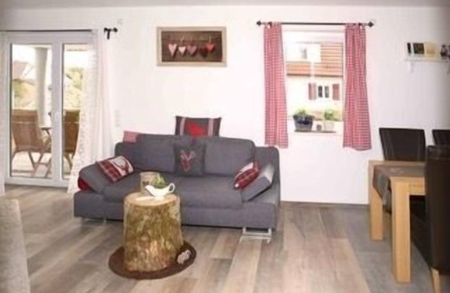 Markelsheim Apartment | Gemütliche und urige 50qm Ferienwohnung mit großem Balkon, kostenfreies Parken und WLAN