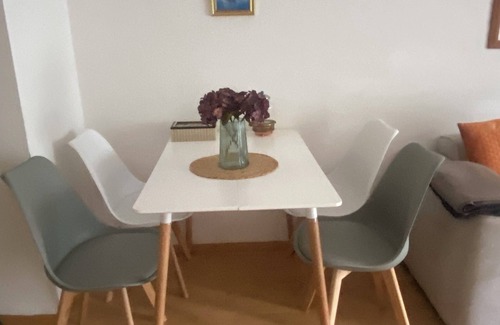 Saarbruecken Apartment | Gemütliche Wohnung am deutsch französischen Garten