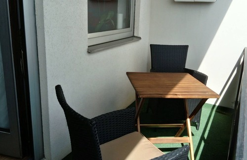 Selb Apartment | Gemütliches Feriendomizil mit großem Balkon, Fahrstuhl zum 3. Stock
