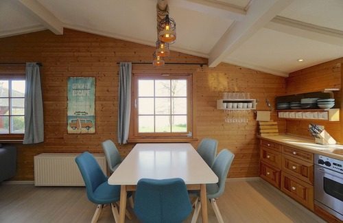 Bunsdorf House | Gemütliches Ferienhaus mit Pool und Sauna Direkt am Wittensee für bis zu Acht Pe