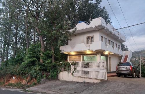 Ooty Bed & Breakfast | GEM Stays