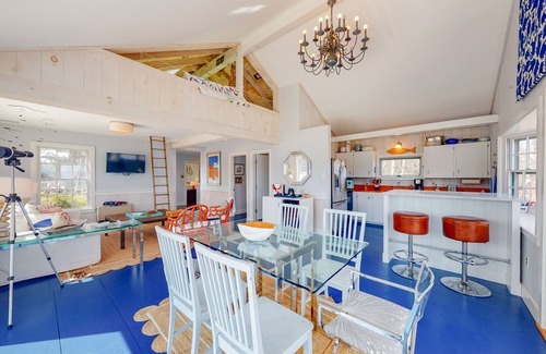 Tenants Harbor Cottage | Generational oceanfront cottage at the water's edge - snowbird-friendly