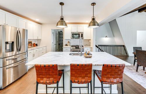 Williams Bay House | Geneva Lake Adventures Family Retreat with Patio