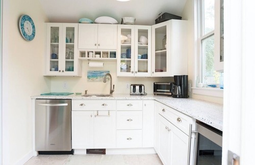 West Harwich House | Gently Remodeled Antique Great for 2 or 3 Families - 7/10ths to Beach
