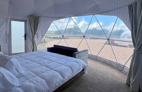 Flatonia Resort | Geo DOME - King Bed - Flatonia Glamping & RV Resort
