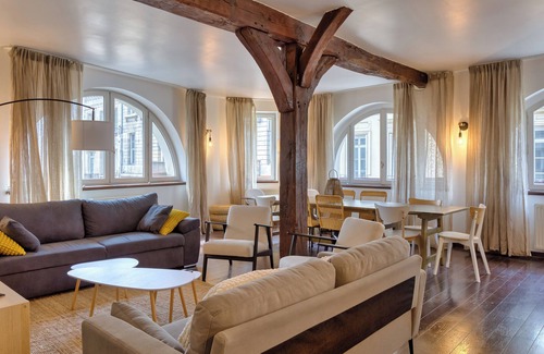 Quartier Pasteur Apartment | Geoffroy, sublime duplex à proximité de la place du vieux marché
