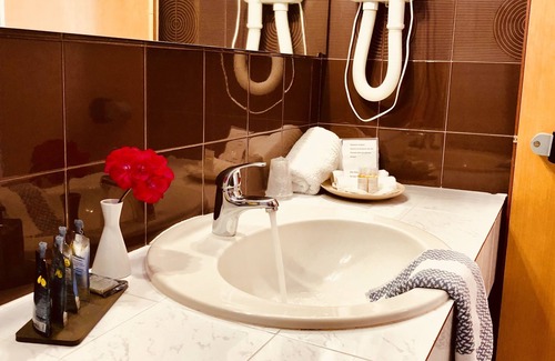 Nidri Hotel | George