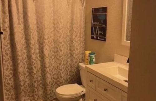 Georgetown House | Georgetown Square Kids and animals welcome! 4-been house WiFi, & park GT square