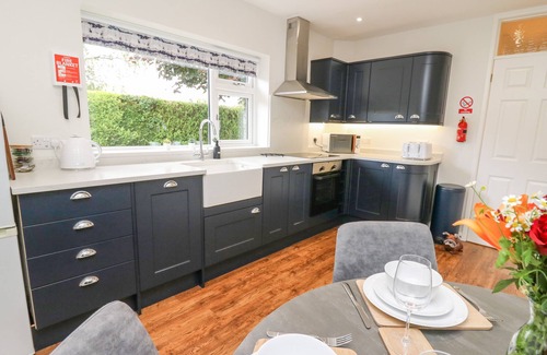 St Harmon Cottage | GER YR AFON COTTAGE, family friendly, with hot tub in Rhayader