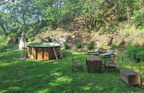 Vieira do Minho Cottage | GeresNationalPark-Cabin-6Bed-Balcony-Pool-Views