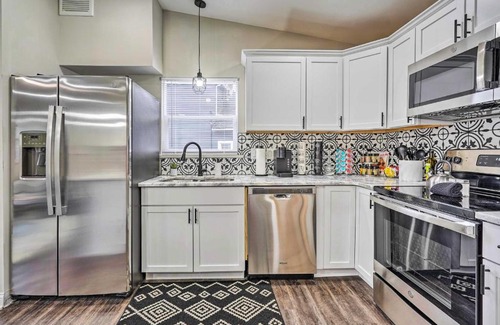 Downtown Columbus House | German Village Getaway with Grill 4 Mi to OSU!
