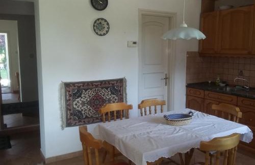 Harkany House | GESZTENYÉS Vendégház