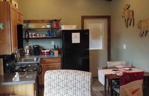 Whittier Cabin | Get an Altitude Adjustment! Hot Tub! Dog friendly. Views! Tubing, waterfalls