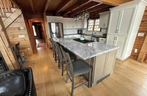 North Scituate House | Get comfy in the country!