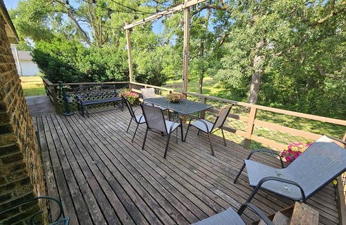 Wheatland House | Get lost from the hustle. Peaceful nature, country living at its finest.