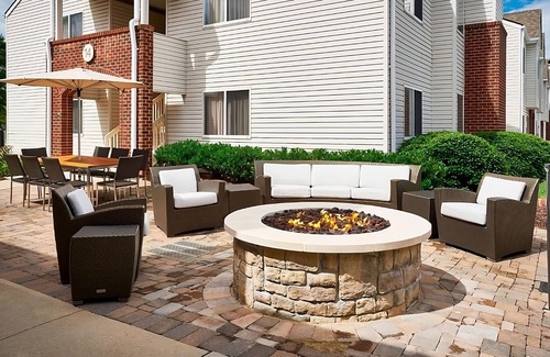 Parole House | Get Ready for Blissful Getaway! Short Drive to Chase Lloyd House, Pet-Friendly