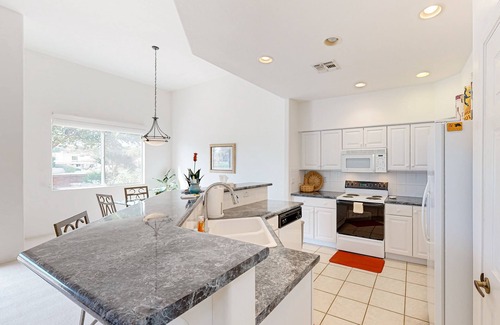 Casas Adobes House | Get ready to unwind in style at this stunning Tucson retreat, luxury and comfort