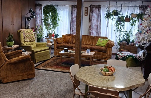 Mansfield House | Get your 70's groove on in this far-out pad in Mansfield.