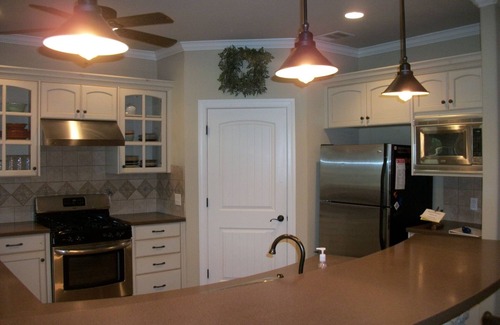 Smithville House | GET YOUR BIG SUMMER SAVINGS AT OUR TEXAS-SIZE UPSCALE PROPERTY!