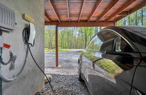 Gouldsboro Ski Chalet | Getaway Chalet hot tub,game room, peloton, ev charger