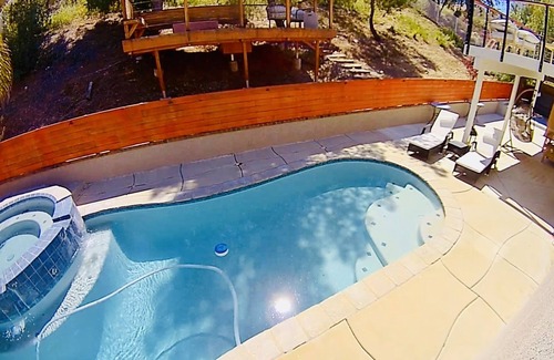 Corona House | Getaway Home! Near to Temecula nearest freeways 15 & 91 Really