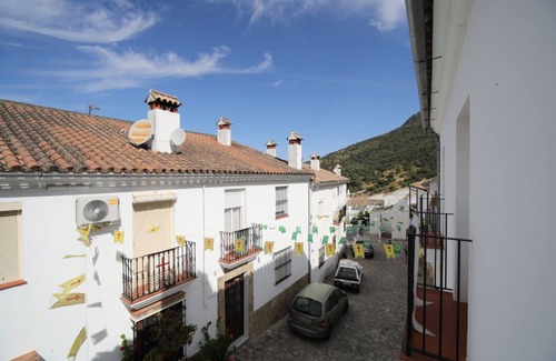 Benamahoma Apartment | ♥ Getaway ♥ in the heart of the the Sierra de Cadiz ★ balcony ★ overlook