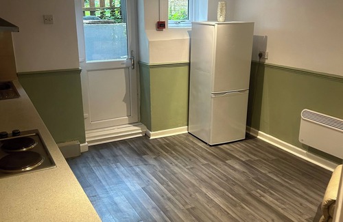 Reading Apartment | GH Basingstoke - Local Apartment for 5 Guests